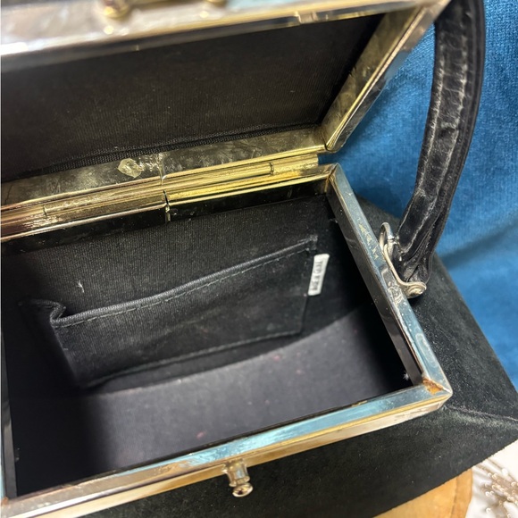 Elegant Small Black Suede Handbag with Silver Accents - Picture 4 of 7